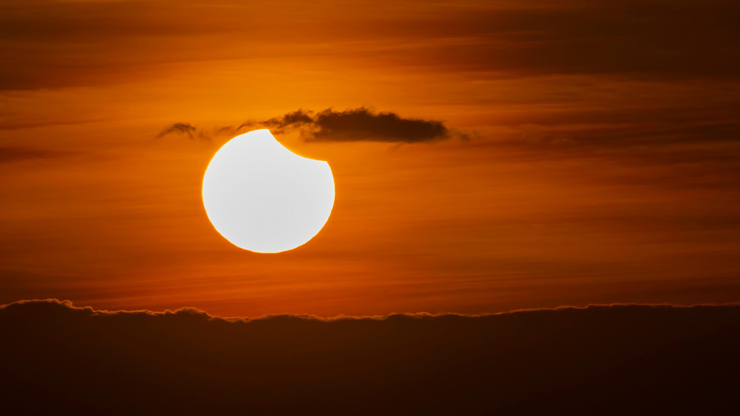 Este sábado 30 de abril hay un Eclipse Solar que puedes ver desde gran parte de Chile